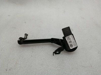 Porsche Taycan 9J czujnik poziomu tylny prawy 9J1616572A czujnik poziomu tylny prawy