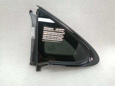 Porsche Taycan 9J, левое заднее стекло, 9J1845297s, дверное стекло 1/4, заднее левое