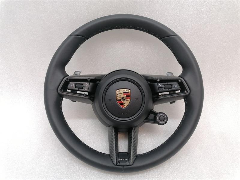 Porsche 911 (991) Porsche 911 992 steering wheel carbon steering wheel new GTS Body type: Hatchback
Fuel: ELECTRIC