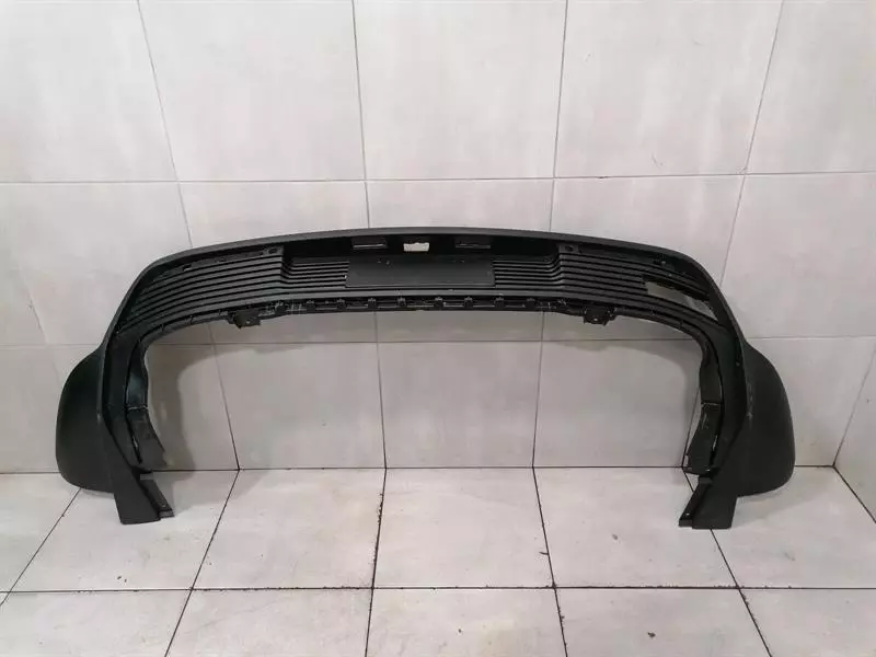 Porsche Taycan Porsche Taycan 9J Rear Bumper 9J1807983 Rear Bumper Diffuser Body type: Hatchback
Fuel: ELECTRIC
