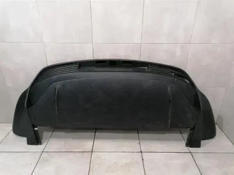 Porsche Taycan Porsche Taycan 9J Rear Bumper 9J1807983F Rear Bumper Diffuser Body type: Hatchback
Fuel: ELECTRIC