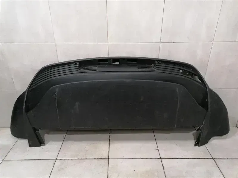 Porsche Taycan Porsche Taycan 9J Rear Bumper 9J1807983F Rear Bumper Body type: Hatchback
Fuel: ELECTRIC