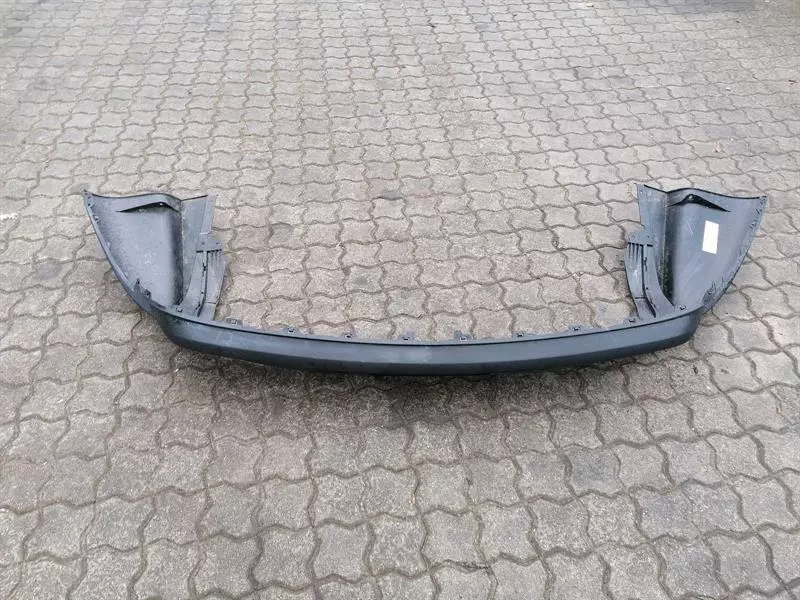Porsche Taycan Porsche Taycan 9J Rear Bumper 9J1807983 Rear Bumper Diffuser Body type: Hatchback
Fuel: ELECTRIC