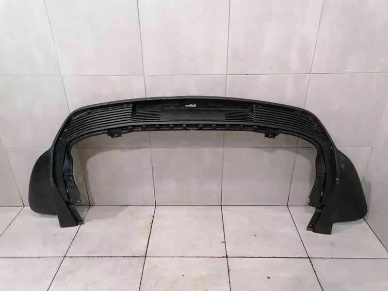 Porsche Taycan Porsche Taycan 9J Rear Bumper 9J1807983 Rear Bumper Diffuser Body type: Hatchback
Fuel: ELECTRIC