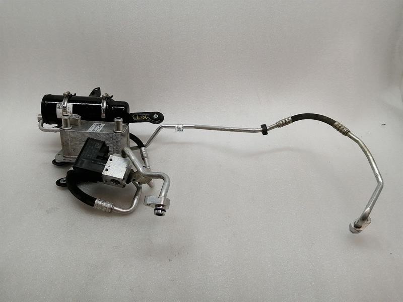 Porsche Taycan Porsche Taycan 9J A/C Dryer Condenser Valve Block 9J1816412 Body type: Hatchback
Fuel: ELECTRIC