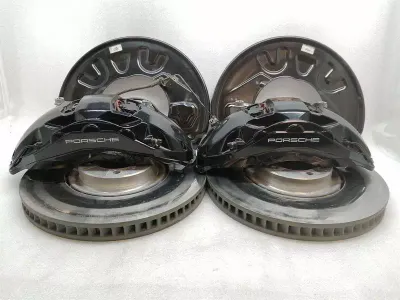 Porsche Taycan 9J AKEBONO priekšējais komplekts 9J1615124E bremžu sistēma priekšējā PSCB
