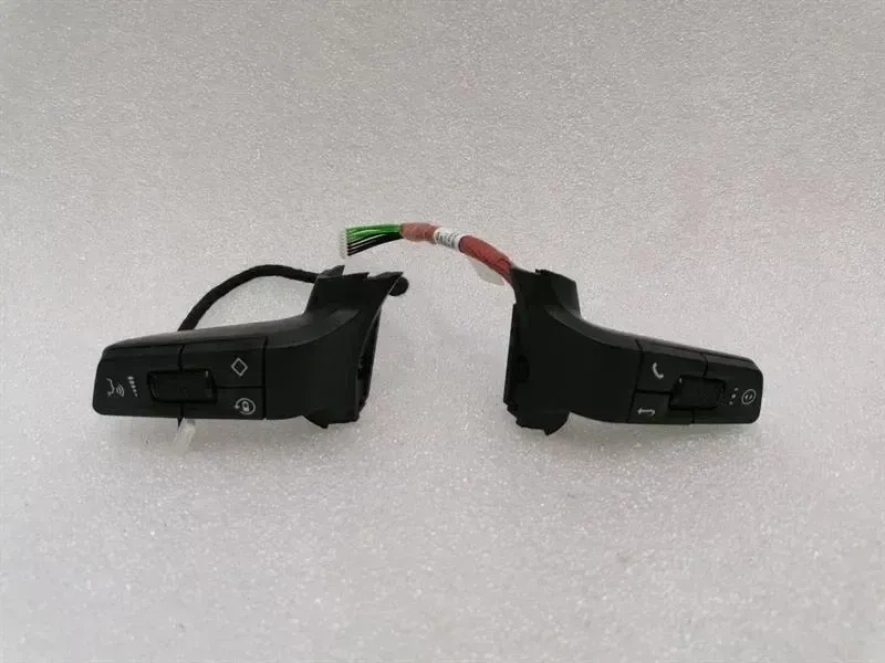 Porsche Taycan Porsche Taycan 9J Steering Wheel Switch 9J1959537 Steering Wheel Switch Set Body type: Hatchback
Fuel: ELECTRIC