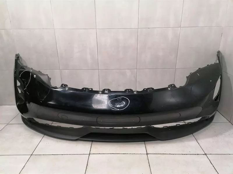 Porsche Taycan Porsche Taycan 9J Front Bumper 9J1807221B Front Bumper Body type: Saloon
Fuel: ELECTRIC
