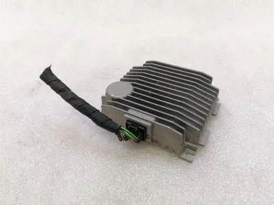 Porsche Taycan 9J elektroniskā moduļa pastiprinātāja 9J1035335D vadības bloks