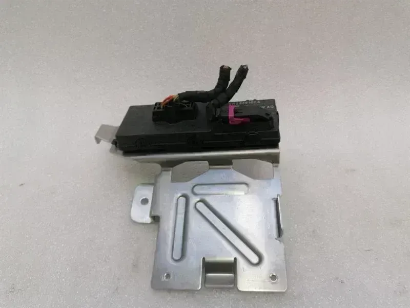 Porsche Taycan Porsche Taycan 9J boat lid control module 8W2959107A control unit tailgate Body type: Hatchback
Fuel: ELECTRIC