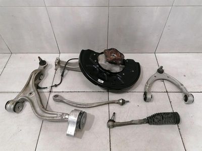 Porsche Taycan 9J дясна предна главина 9J1407246B корпус на колесен лагер предна дясна
