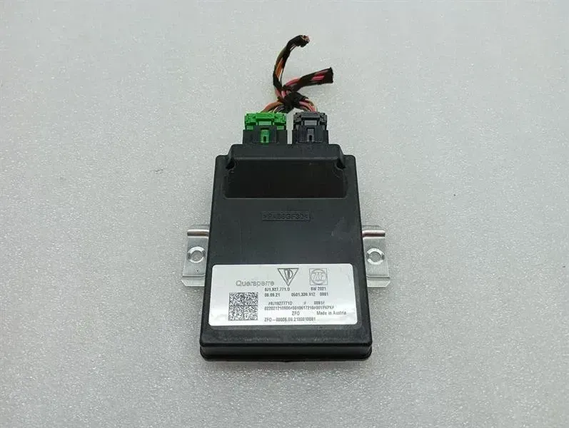 Porsche Taycan Porsche Taycan 9J electronic module 9J1927771D control unit differential locks Body type: Hatchback
Fuel: ELECTRIC