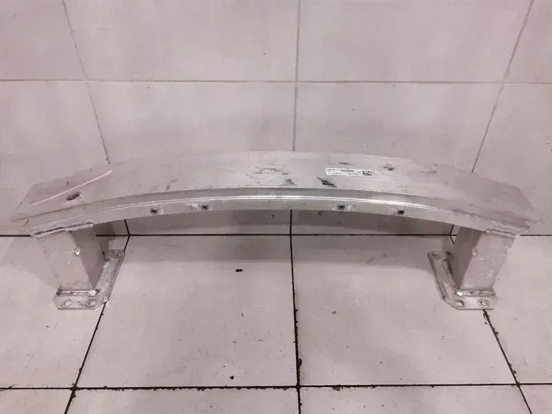Porsche Taycan Porsche Taycan 9J Front Bumper Beam 9J1805241C Front Bumper Carrier Body type: Hatchback
Fuel: ELECTRIC