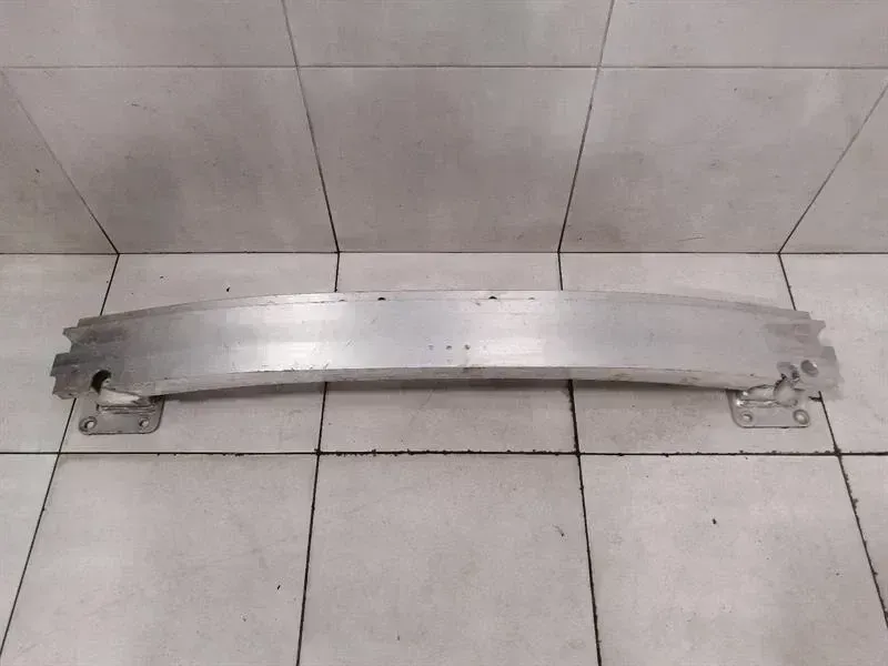 Porsche Taycan Porsche Taycan 9J rear bumper beam 9J1803184C rear bumper carrier Body type: Hatchback
Fuel: ELECTRIC