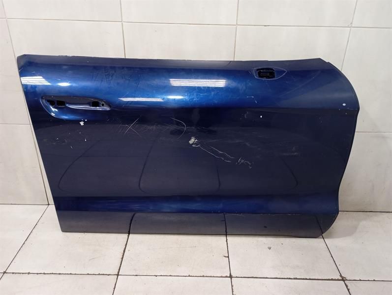 Porsche Taycan 9J right front door 9J1831052 door front right