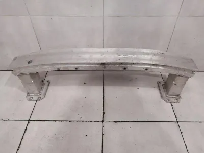 Porsche Taycan 9J Belka zderzaka przedniego 9J1805241B Uchwyt zderzaka przedniego