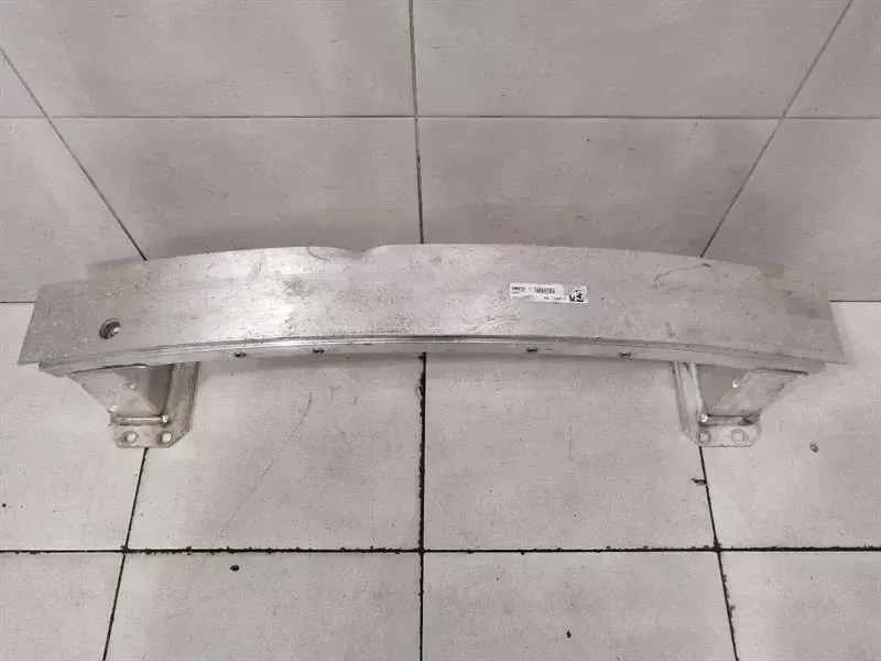 Porsche Taycan Porsche Taycan 9J Front Bumper Beam 9J1805241B Front Bumper Carrier FAULTY Body type: Hatchback
Fuel: ELECTRIC