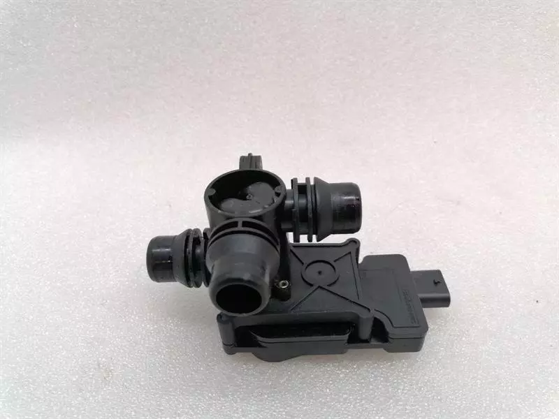 Mercedes-Benz GLA / EQA (H247) 2020-... Mercedes EQA H243 EQA350 Heater Valve A0005061300 Heating Valve SWITCHOVER VALVE