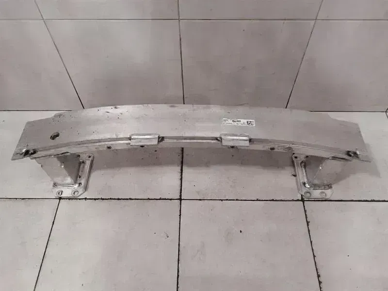 Porsche Taycan Porsche Taycan 9J Front Bumper Beam 9J0805241A Front Bumper Carrier Body type: Hatchback
Fuel: ELECTRIC