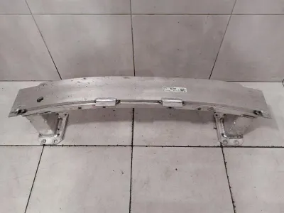 Porsche Taycan 9J Belka zderzaka przedniego 9J0805241A Uchwyt zderzaka przedniego