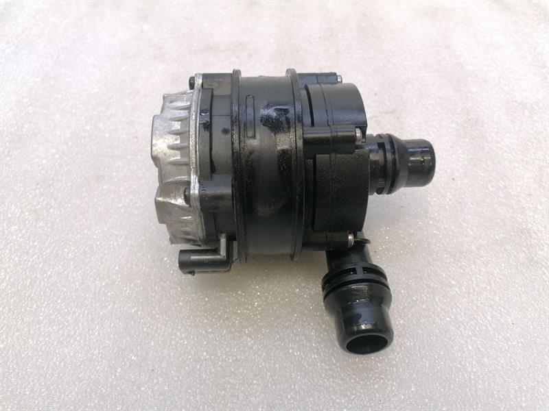 Mercedes-Benz GLA / EQA (H247) 2020-... Mercedes EQA EQA350 Additional Cooling Pump A0005002686 Coolant Pump Pump