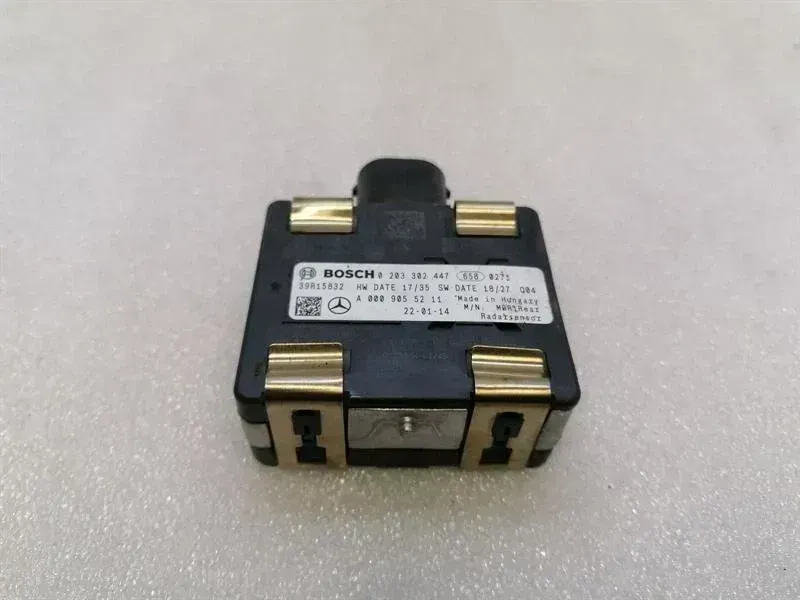 Mercedes-Benz GLA / EQA (H247) 2020-... Mercedes EQA H243 Blind Spot Sensor A0009055211 Radar Sensor