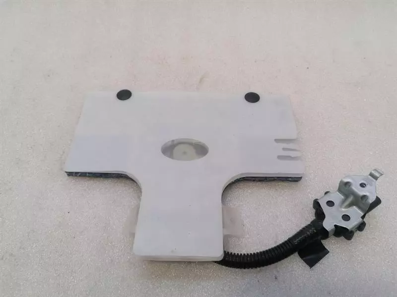Mercedes-Benz GLA / EQA (H247) 2020-... Mercedes EQA H243 EQA350 Sensor A0008208305 SEAT SENSOR SEAT OCCUPANCY