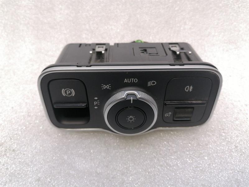 Mercedes-Benz GLA / EQA (H247) 2020-... Mercedes EQA H243 EQA350 Switch A2479052902 Switch LIGHT