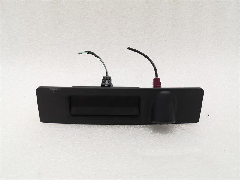 Tesla Model 3 Tesla Model 3 Standard Range Boot Lid Handle Camera 1095949-00-E Controller Body type: Hatchback
Fuel: ELECTRIC