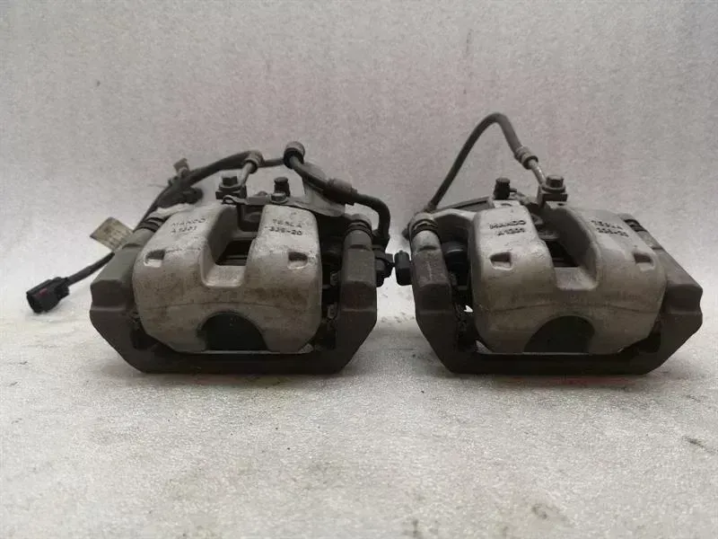 Tesla Model 3 Brake caliper Tesla Model 3 RWD Rear Brake Caliper Set 104462...