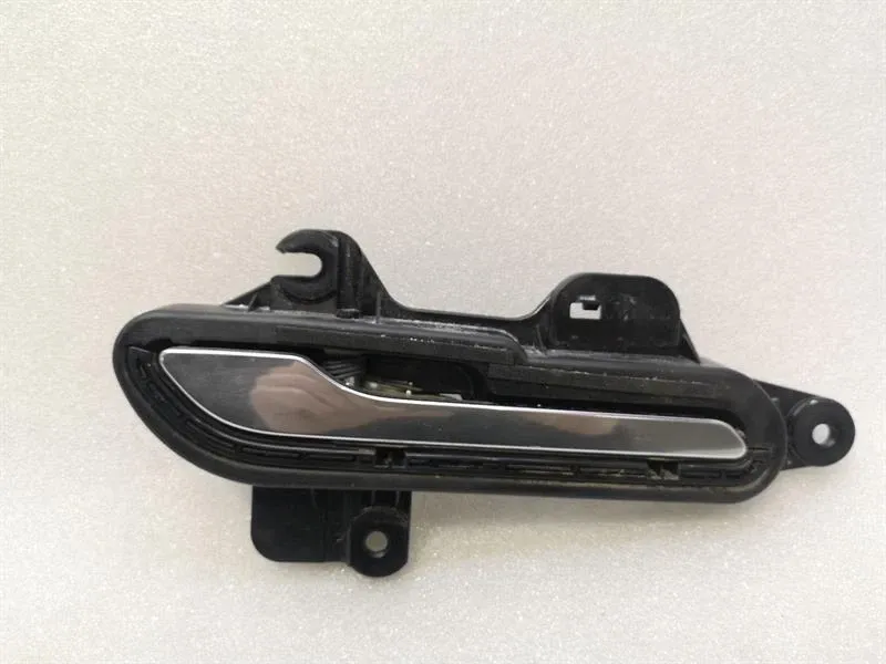 Tesla Model 3 Standard Range Door handle FRH 1081832-00-J door handle front right