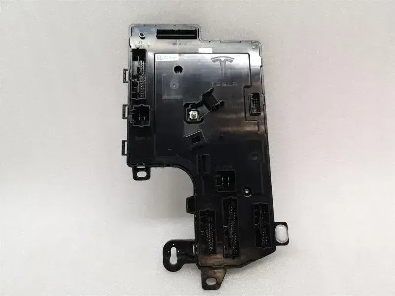 Tesla Model 3 Electronic module Tesla Model 3 Standard Range Premium Comfort Mo...