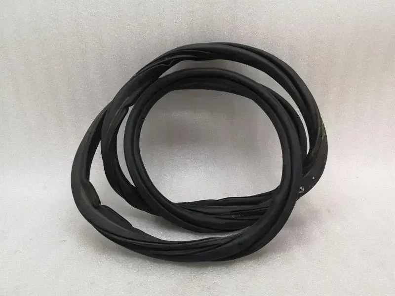 Tesla Model 3 Door Seal Tesla Model 3 Long Range Boat Lid Seal 1091069-...