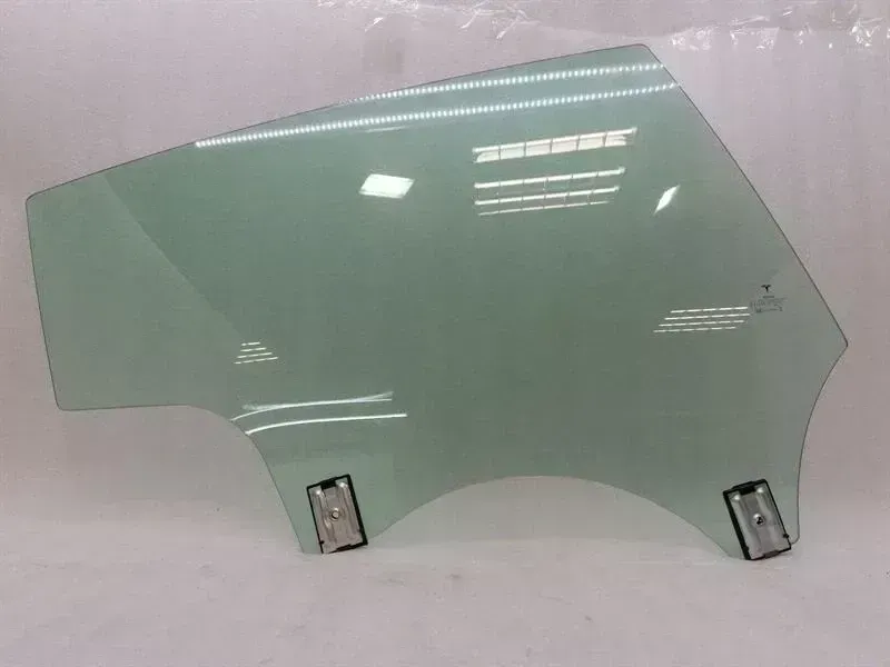 Tesla Model 3 Tesla Model 3 Long Range RRH Door Glass 1077905-99-C Door Panel Rear Right Body type: Hatchback
Fuel: ELECTRIC