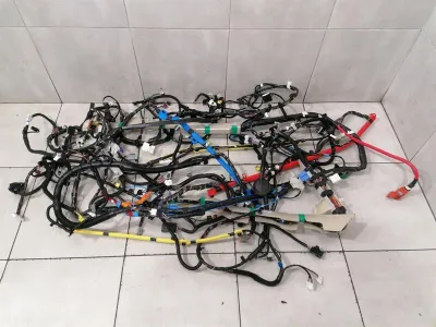 TESLA MODEL 3 ДЪЛЪГ РАБОТА НА ОСНОВНОТО КАРУС 3067955-02-C ДЯСНО ВОЛАНЕ RHD