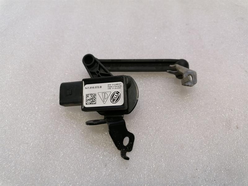 Audi e-tron GT (FW) Sensor Audi E-Tron GT RRH Level Sensor 9J1616572B Rear...