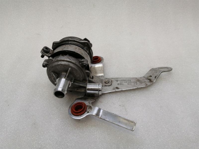 Audi e-tron GT (FW) Audi E-Tron GT Additional Cooling Pump 9J1965567F Coolant Pump Pump Body type: Hatchback
Fuel: ELECTRIC