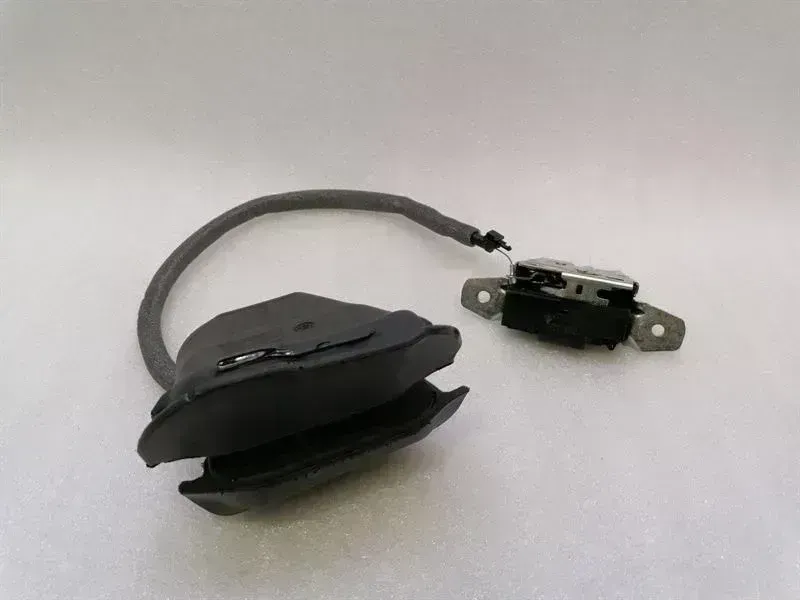 Audi e-tron GT (FW) Audi E-Tron GT boat lock 9J1827447A tailgate lock Body type: Hatchback
Fuel: ELECTRIC