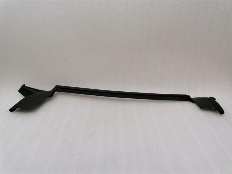 Audi e-tron GT (FW) Audi E-tron GT RRH Door Seal 4J3839392A Door Seals Rear Right Body type: Hatchback
Fuel: ELECTRIC