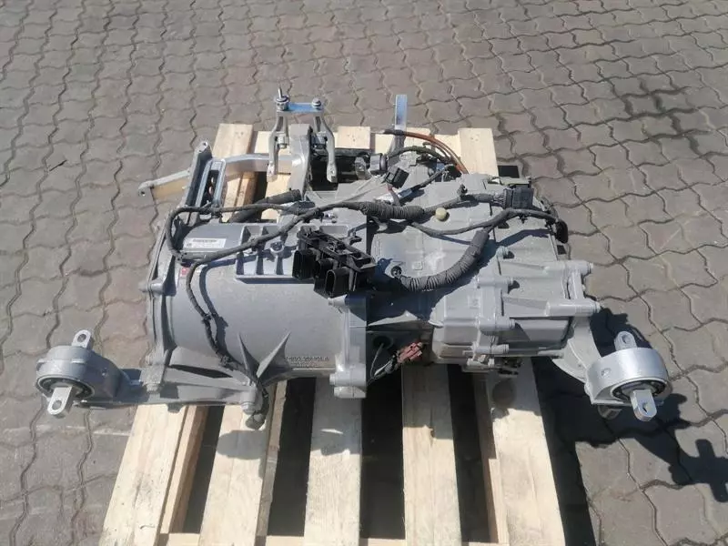 Audi e-tron GT (FW) Engine AUDI E-TRON GT Engine 9J1901153D REAR REAR DRIV...