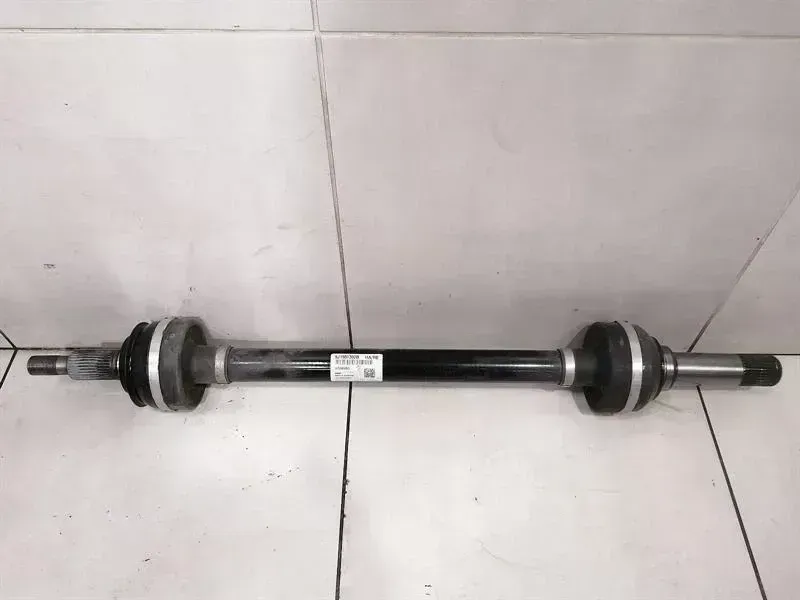 Audi e-tron GT (FW) Audi E-Tron GT drive shaft rear right 9J1501202B rear right drive shaft Body type: Hatchback
Fuel: ELECTRIC