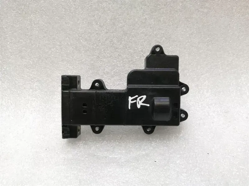 Tesla Model X Tesla Model X P100D FRH Door Module 1045354-00-B Door Control Unit Front Right Body type: Estate
Fuel: ELECTRIC