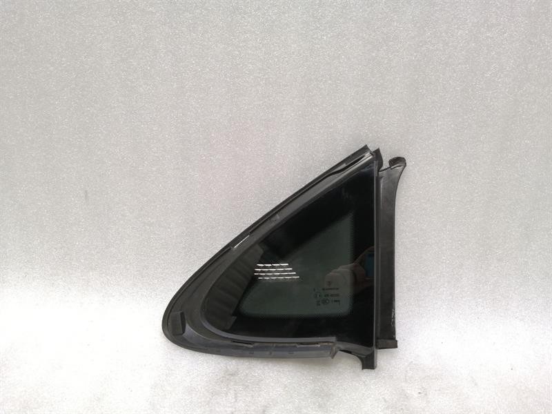 Porsche Taycan Porsche Taycan 9J Right Rear Quarter Glass 9J1845298R Door Panel 1/4 Rear Right
