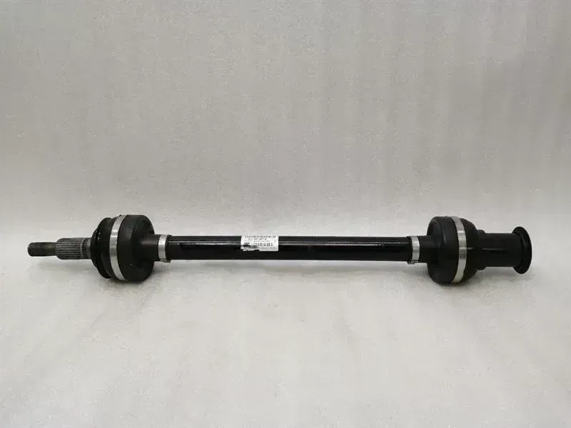 Porsche Taycan Porsche Taycan 9J Turbo RLH Drive Shaft 9J1501201A Drive Shaft Rear Left Body type: Saloon
Fuel: ELECTRIC