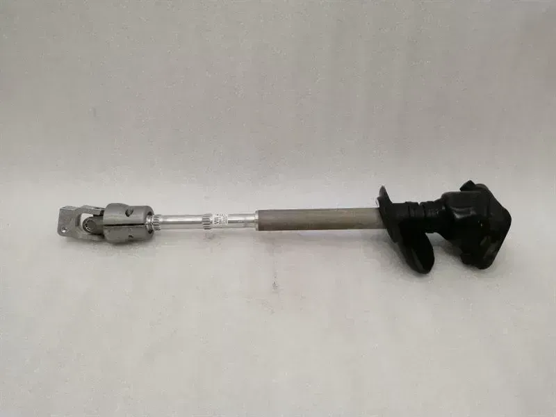 Porsche Taycan Porsche Taycan 9J intermediate steering shaft 971419753N intermediate steering shaft Body type: Saloon
Fuel: ELECTRIC