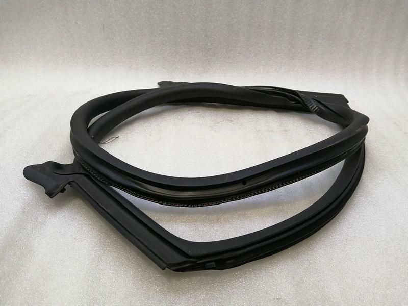 Porsche Taycan 9J RLH door seal 9J1833721AL door seals rear left