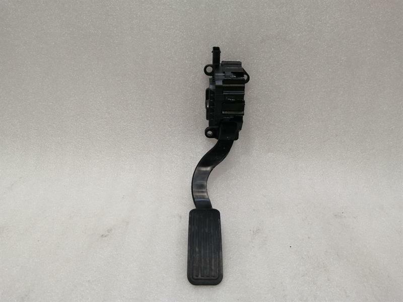 Tesla Model 3 2017-... Tesla Model 3 Gas Pedal (Electrical) 1011298 Accelerator Pedal