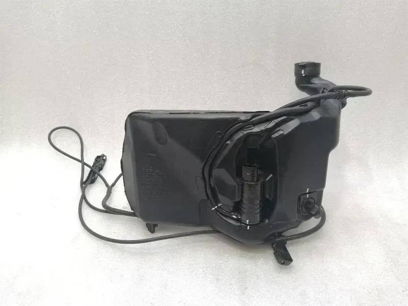 Tesla Model 3 2017-... TESLA MODEL 3 LONG RANGE Washer fluid reservior 1643165-00-A Wischwasserbeh