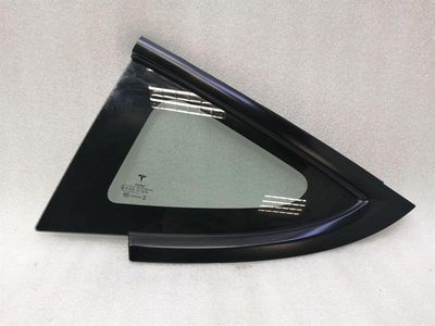 Tesla Model 3 vänster bak kvartsglas 1514978-01-B Dörrpanel 1/4 bak vänster