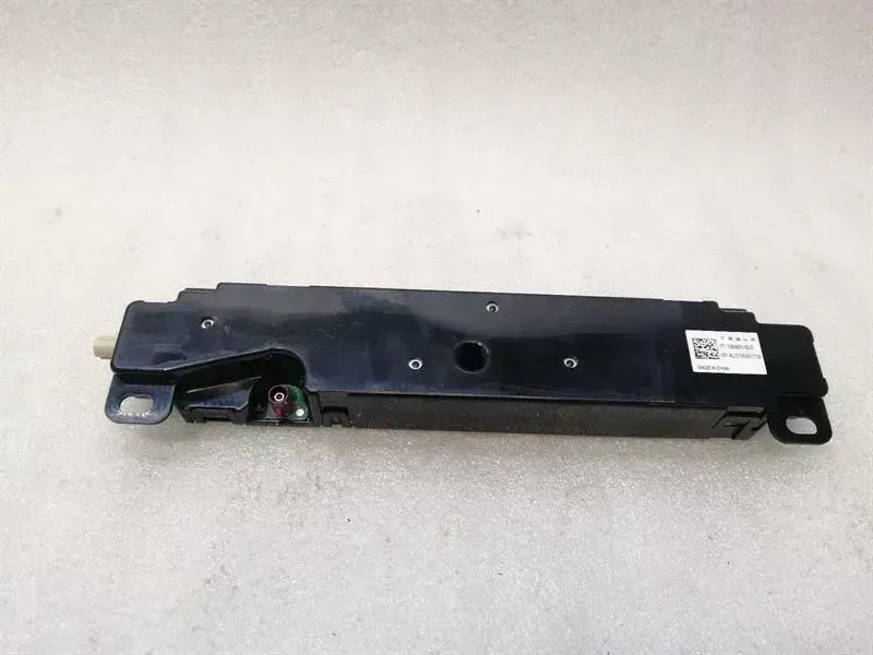 Tesla Model 3 2017-... Tesla Model 3 Long Range Bluetooth Aerial / Antenna 1585601-00-D Antenna